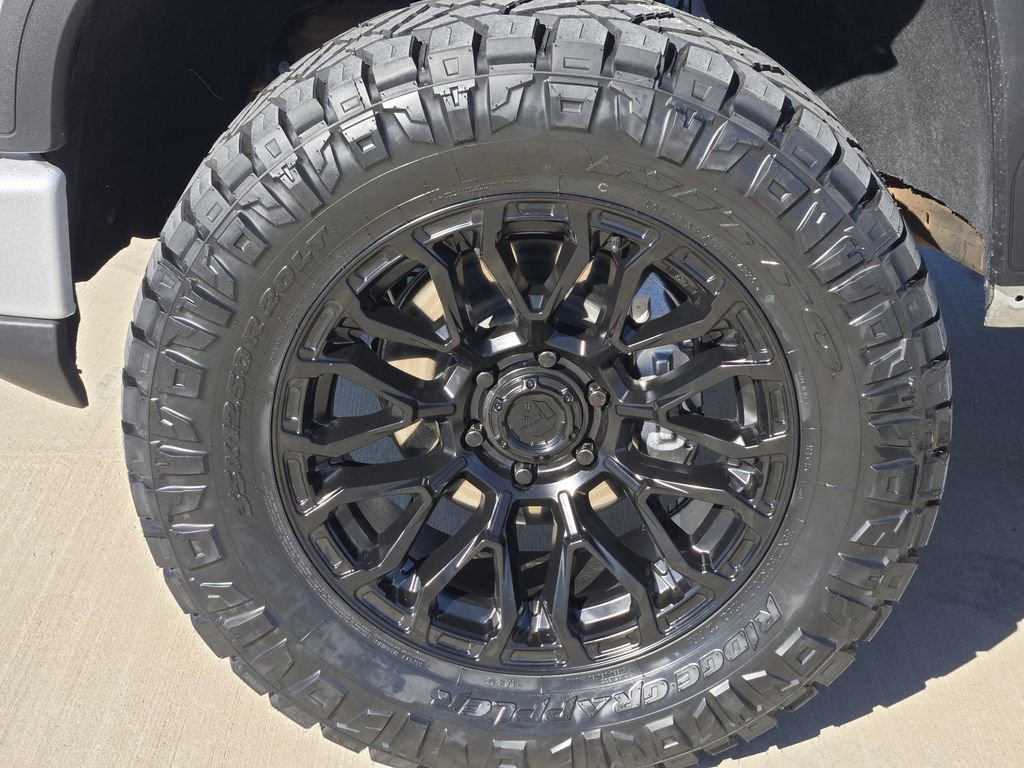 Used 2022 GMC Sierra 1500 AT4 w/ AT4 Premium Package image 9