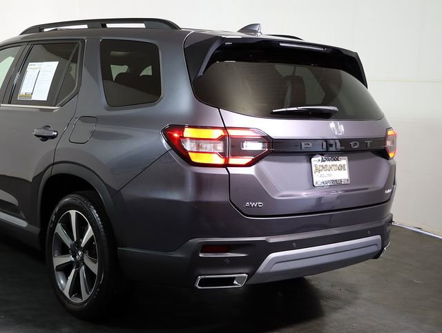 Used 2023 Honda Pilot Elite image 11