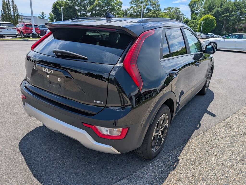 Used 2025 Kia Niro EX w/ EX Cold Weather Package FWD image 6