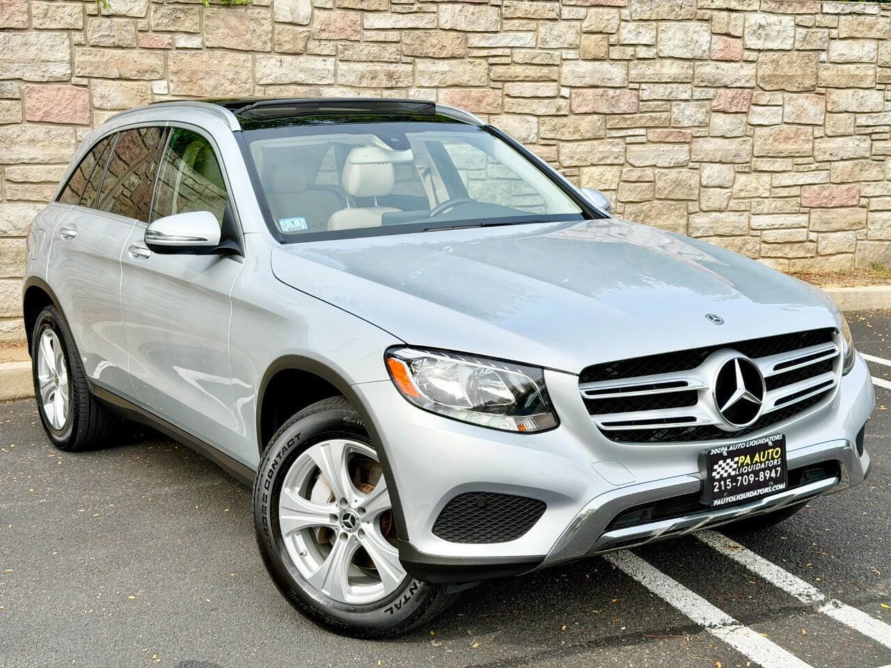 Used 2018 Mercedes-Benz GLC 300 4MATIC image 3