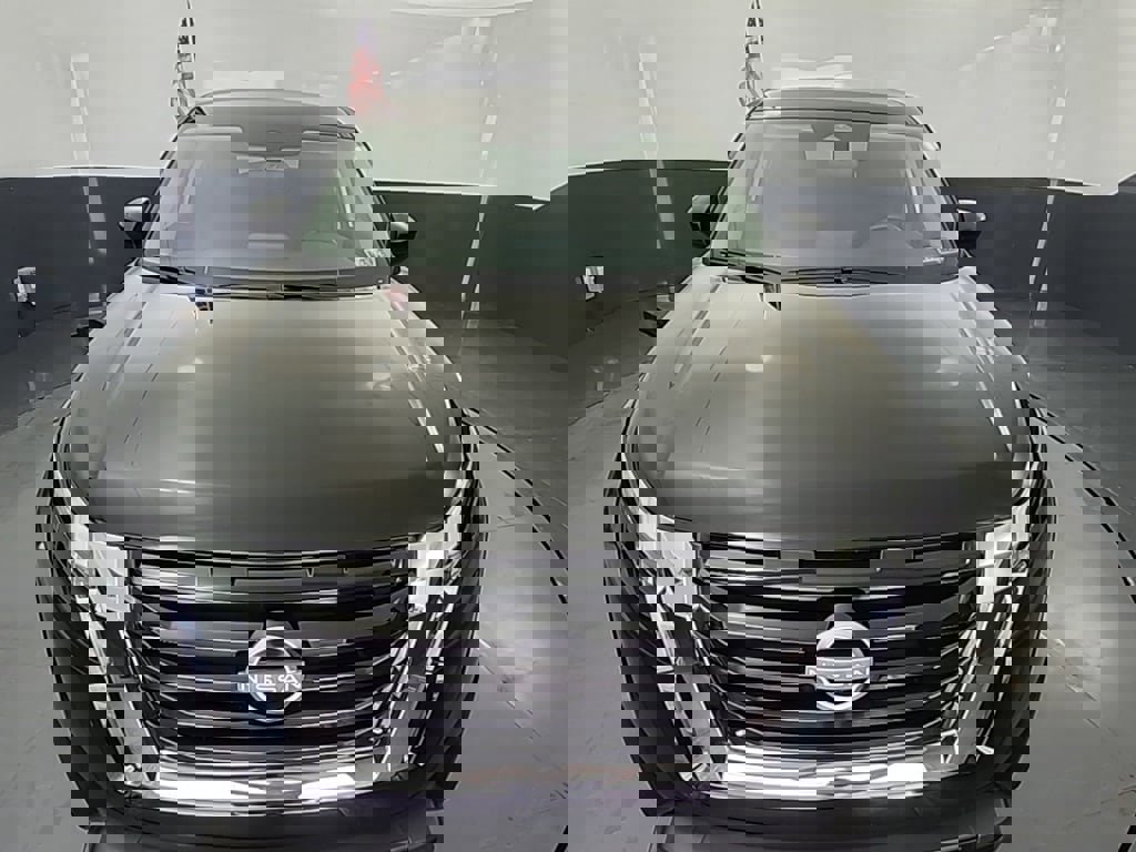 New 2025 Nissan Pathfinder S image 3