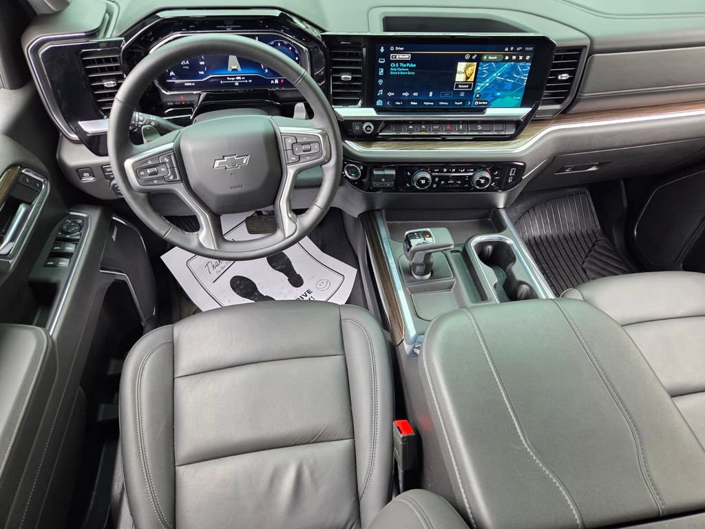 Used 2025 Chevrolet Silverado 1500 LT Trail Boss w/ Convenience Package II image 8