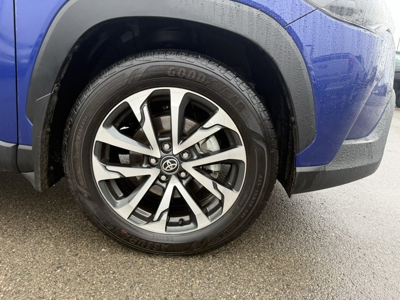 Used 2024 Toyota Corolla Cross XLE image 4