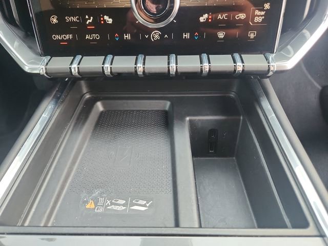 Used 2025 GMC Acadia Elevation image 17