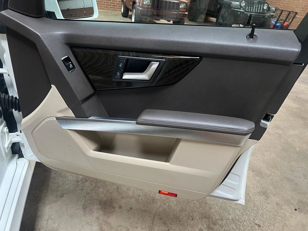 Used 2015 Mercedes-Benz GLK 350 2WD image 30