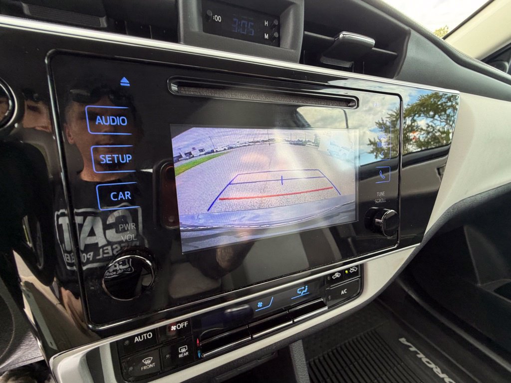 Used 2018 Toyota Corolla LE FWD image 20