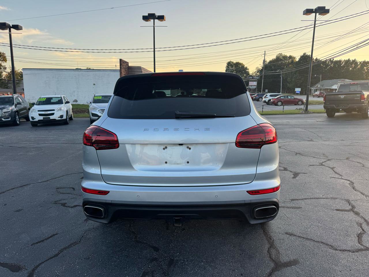 Used 2018 Porsche Cayenne AWD/4WD image 11