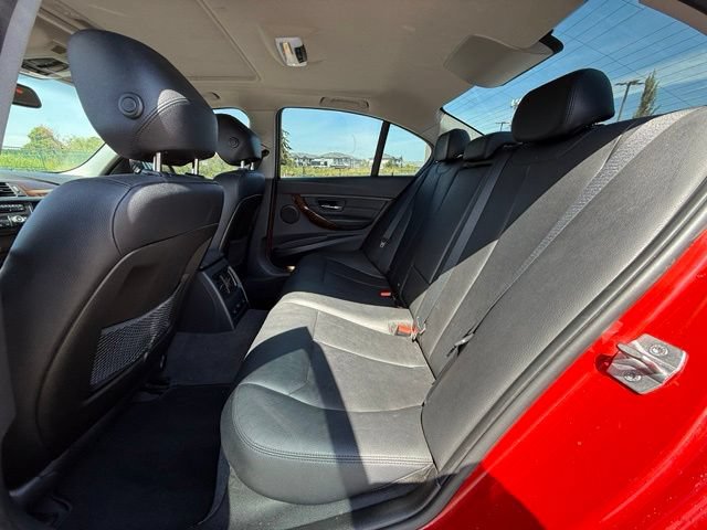 Used 2014 BMW 320i xDrive Sedan AWD/4WD image 13