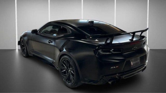 Used 2018 Chevrolet Camaro ZL1 RWD image 5