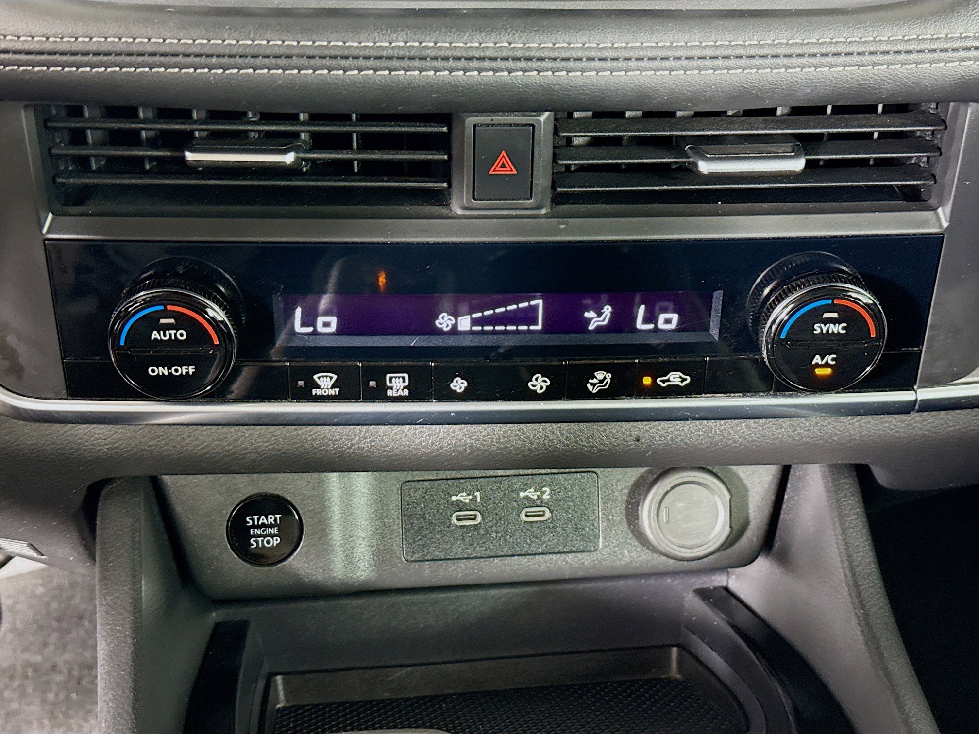 Used 2024 Nissan Rogue SV AWD/4WD image 17