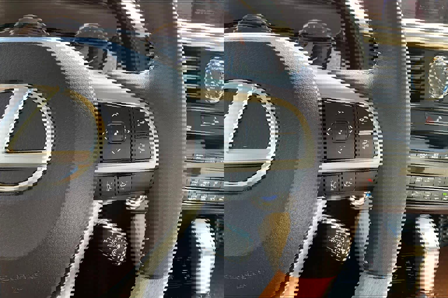 Used 2019 Lexus RX 450h AWD w/ Navigation Package image 23