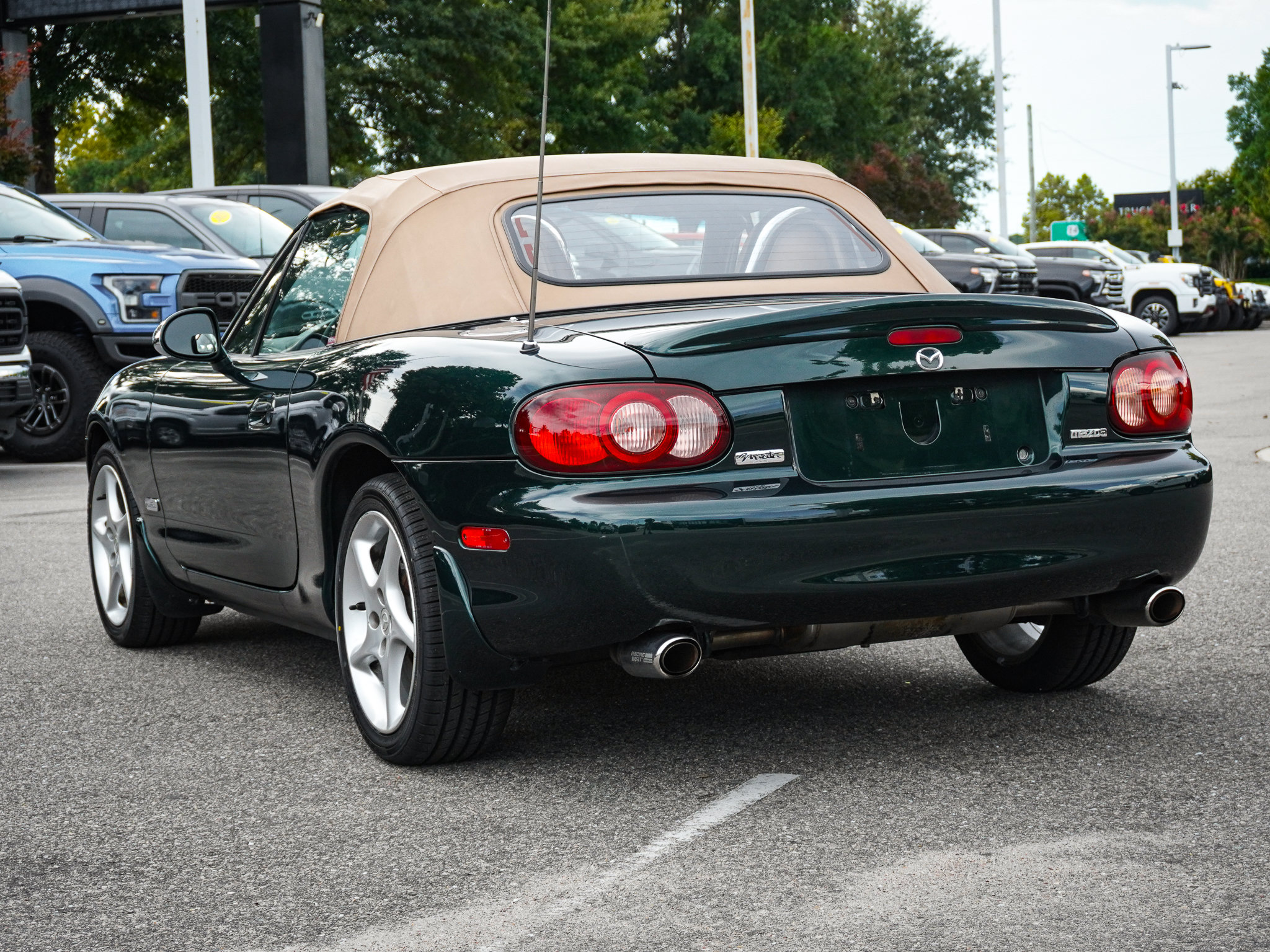 Used 2002 MAZDA MX-5 Miata LS RWD image 8