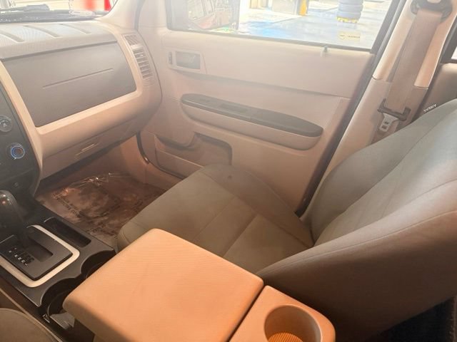Used 2010 Ford Escape XLS FWD image 18