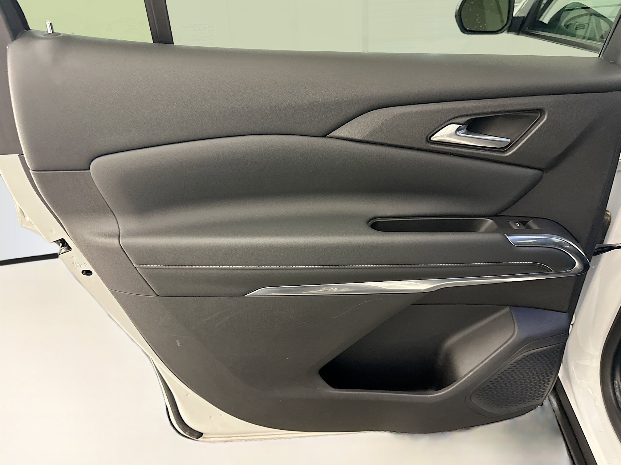 Used 2025 Chevrolet Traverse LT AWD/4WD image 27