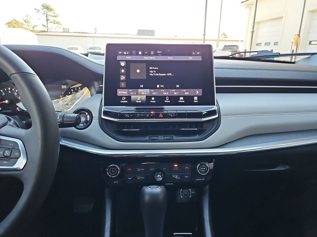 Used 2024 Jeep Compass Limited image 15