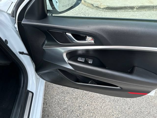 Used 2025 Genesis G70 2.5T AWD/4WD image 13