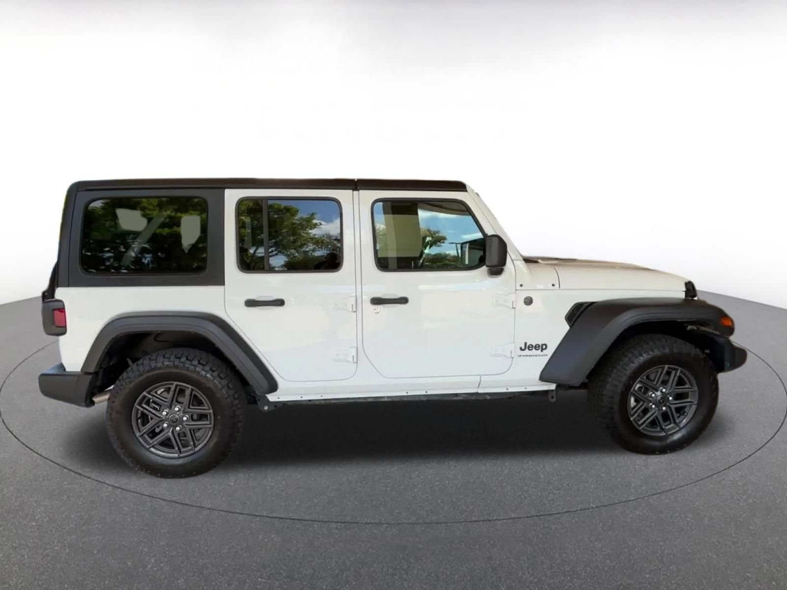 Used 2025 Jeep Wrangler Unlimited Sport AWD/4WD image 16