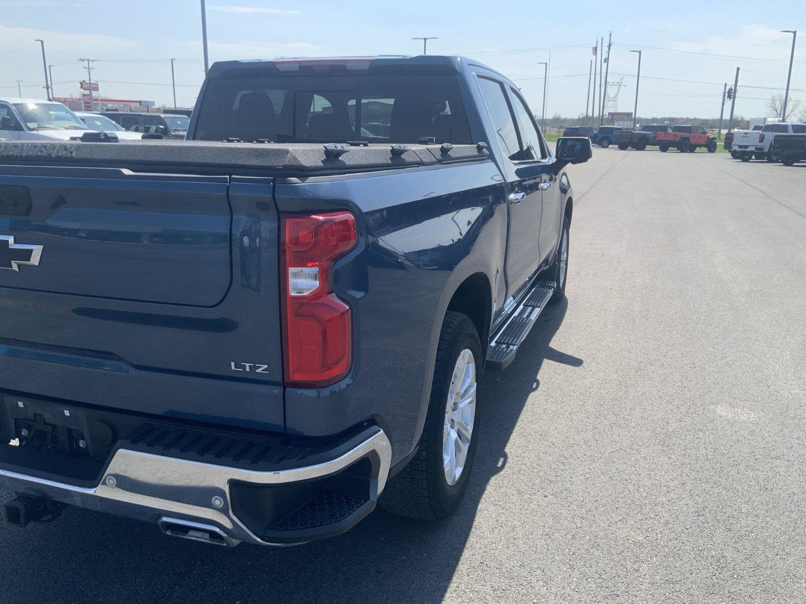 Used 2024 Chevrolet Silverado 1500 LTZ w/ LTZ Premium Package image 17