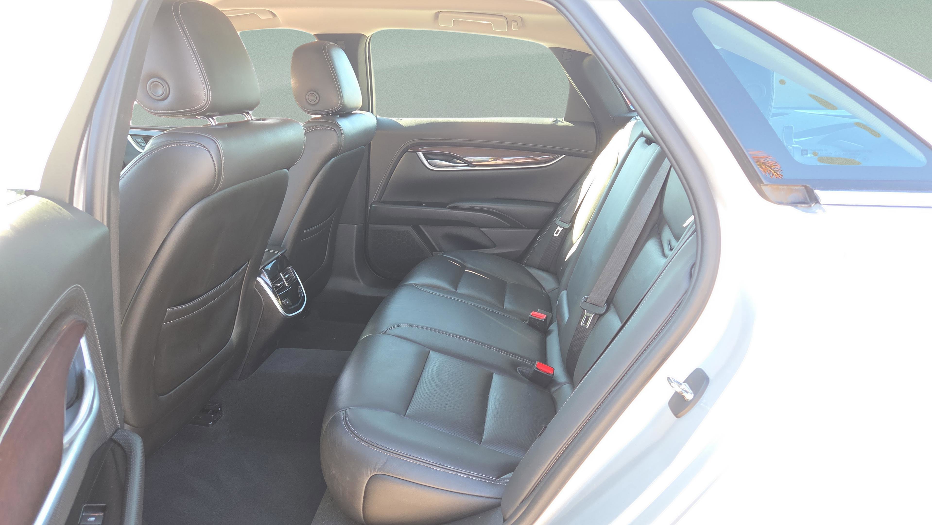 Used 2015 Cadillac XTS Luxury image 12