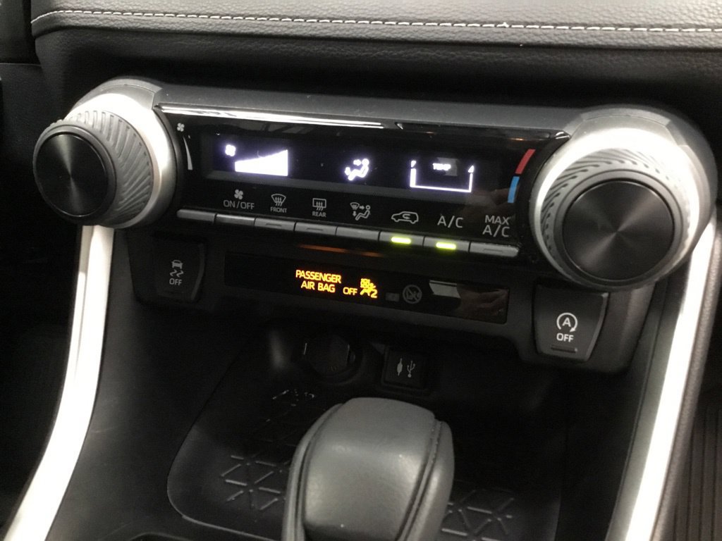 Used 2019 Toyota RAV4 LE w/ All Weather Liner Package AWD/4WD image 24