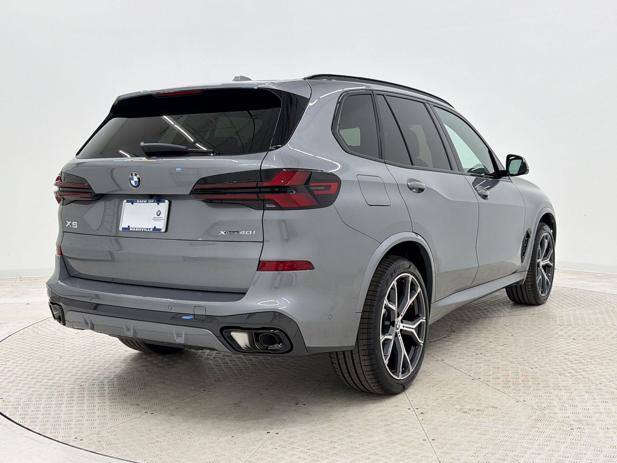 New 2026 BMW X5 xDrive40i w/ M Sport Package AWD/4WD image 8