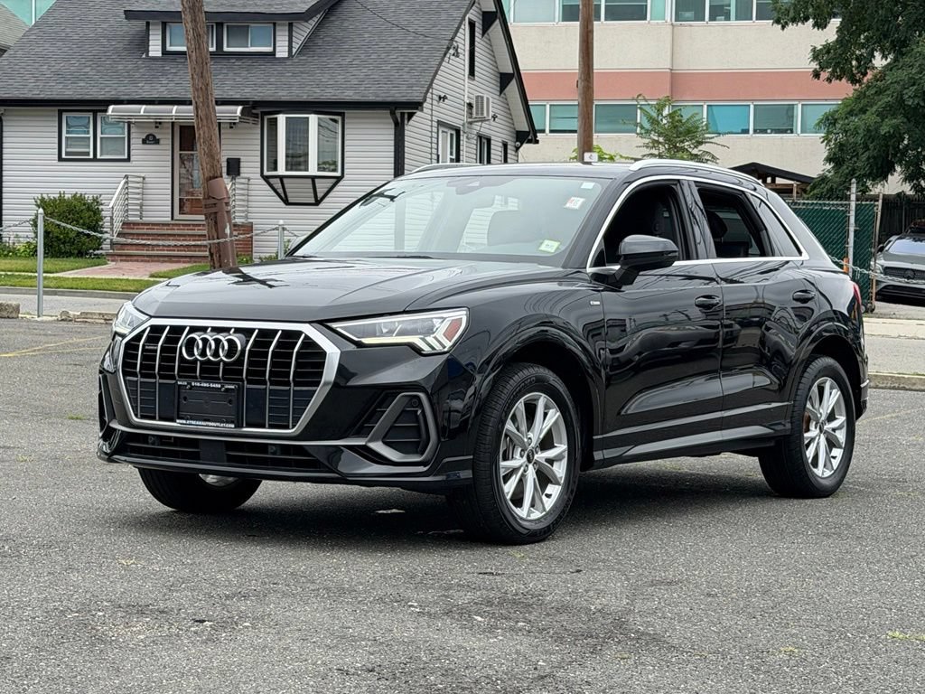 Used 2021 Audi Q3 2.0T Premium Plus w/ Premium Plus Package AWD/4WD image 3