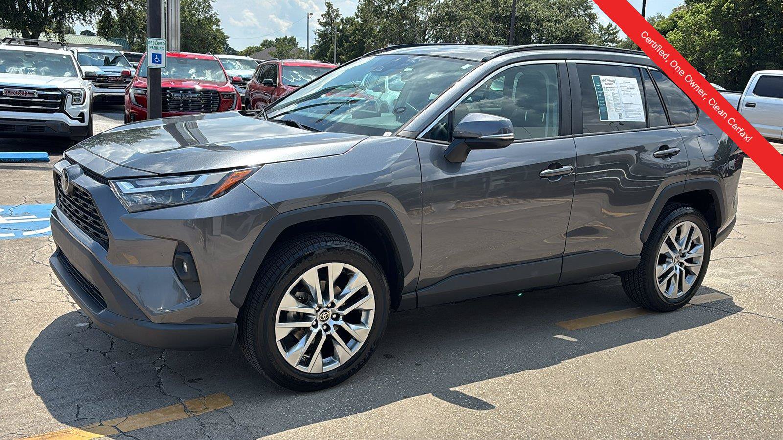 Used 2022 Toyota RAV4 XLE Premium FWD image 3