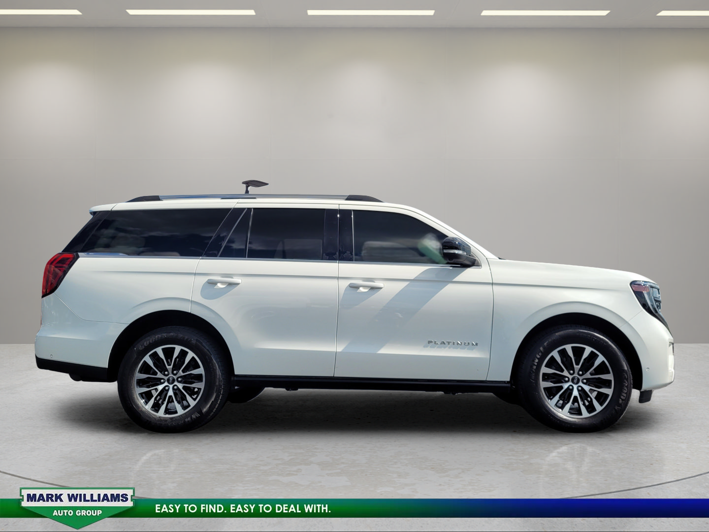 Used 2025 Ford Expedition Platinum AWD/4WD image 2