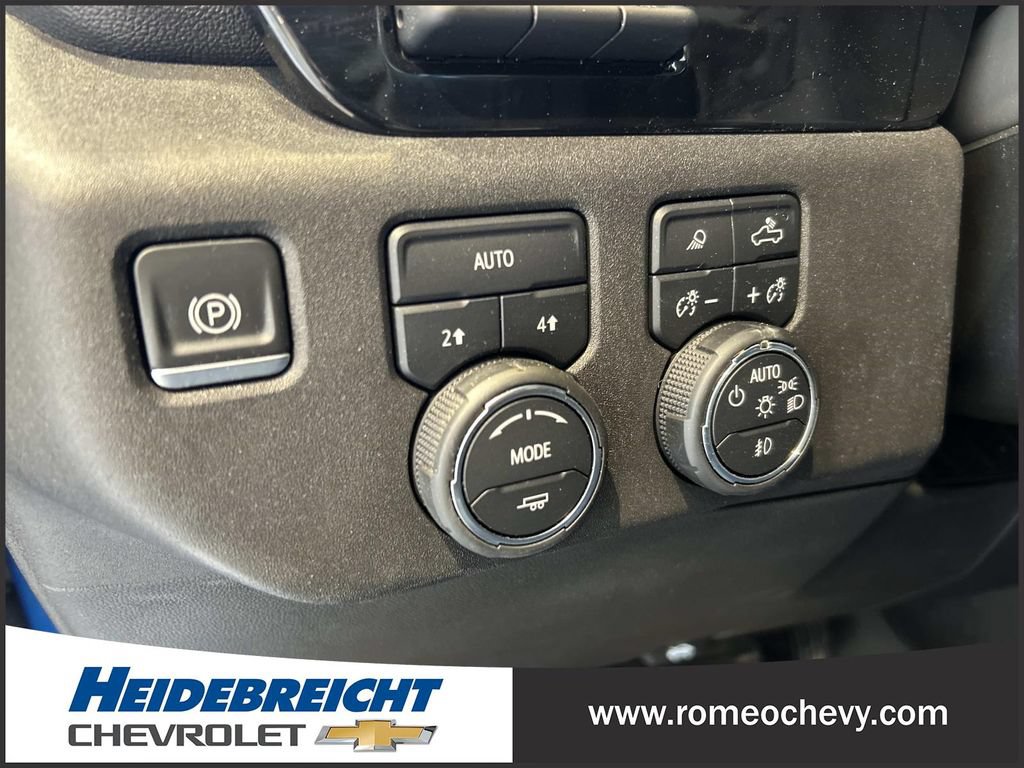 Certified 2022 Chevrolet Silverado 1500 LTZ w/ Technology Package AWD/4WD image 32