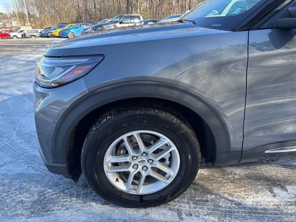 Used 2025 Ford Explorer Active image 6