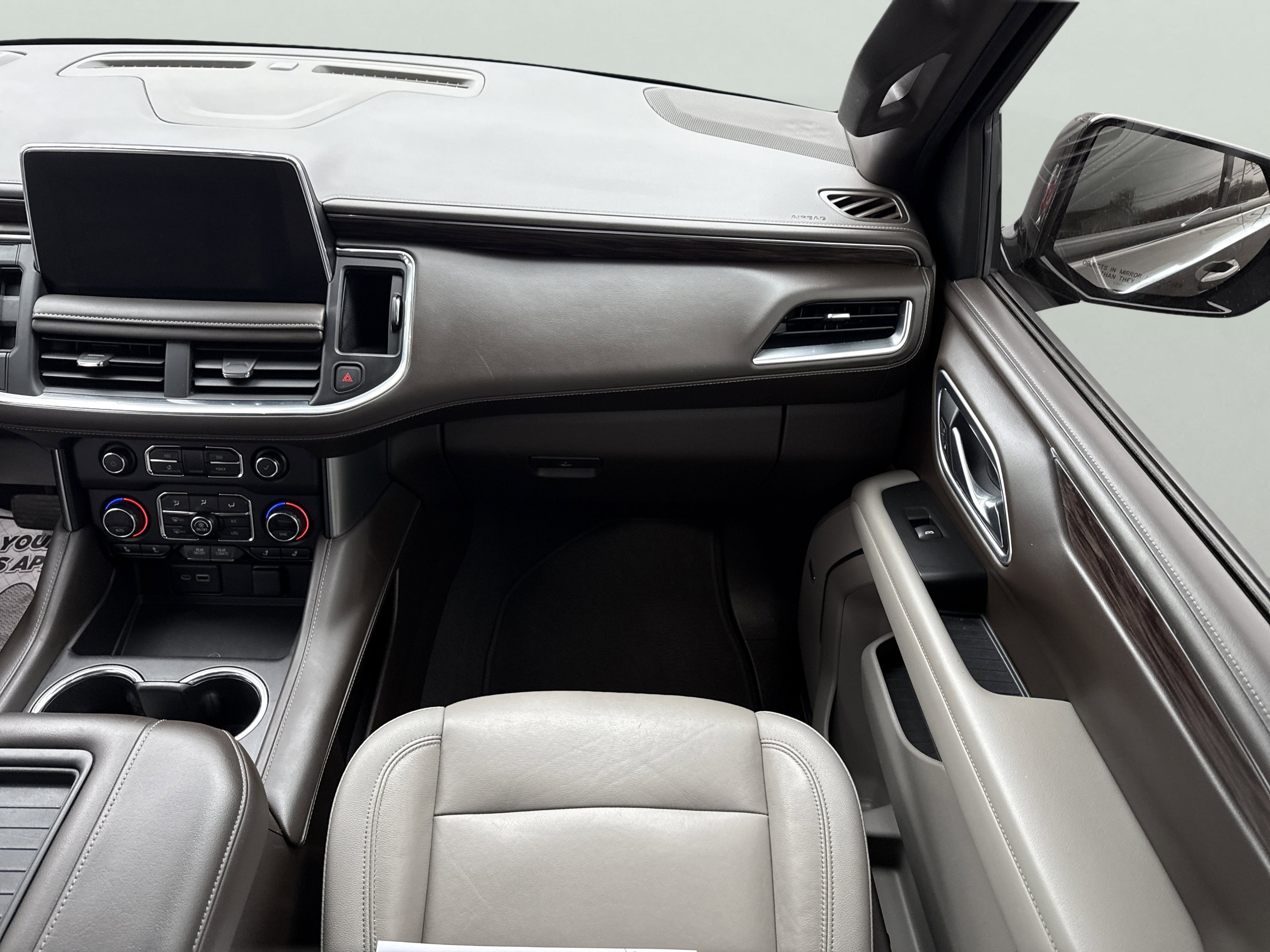 Used 2021 Chevrolet Tahoe Z71 w/ Z71 Off-Road Package image 14