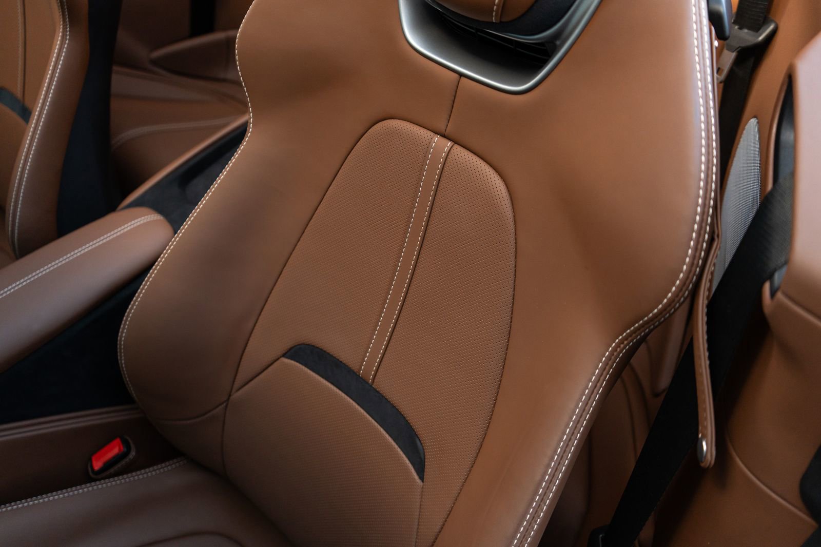 Used 2024 Ferrari Roma Spider RWD image 29