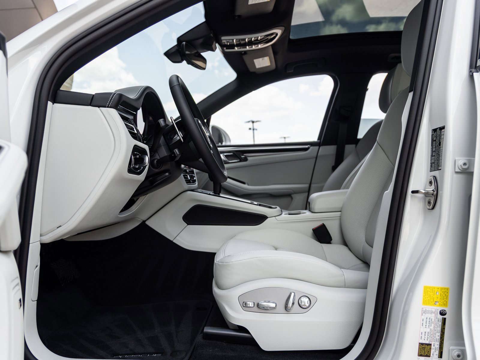 New 2026 Porsche Macan S image 26