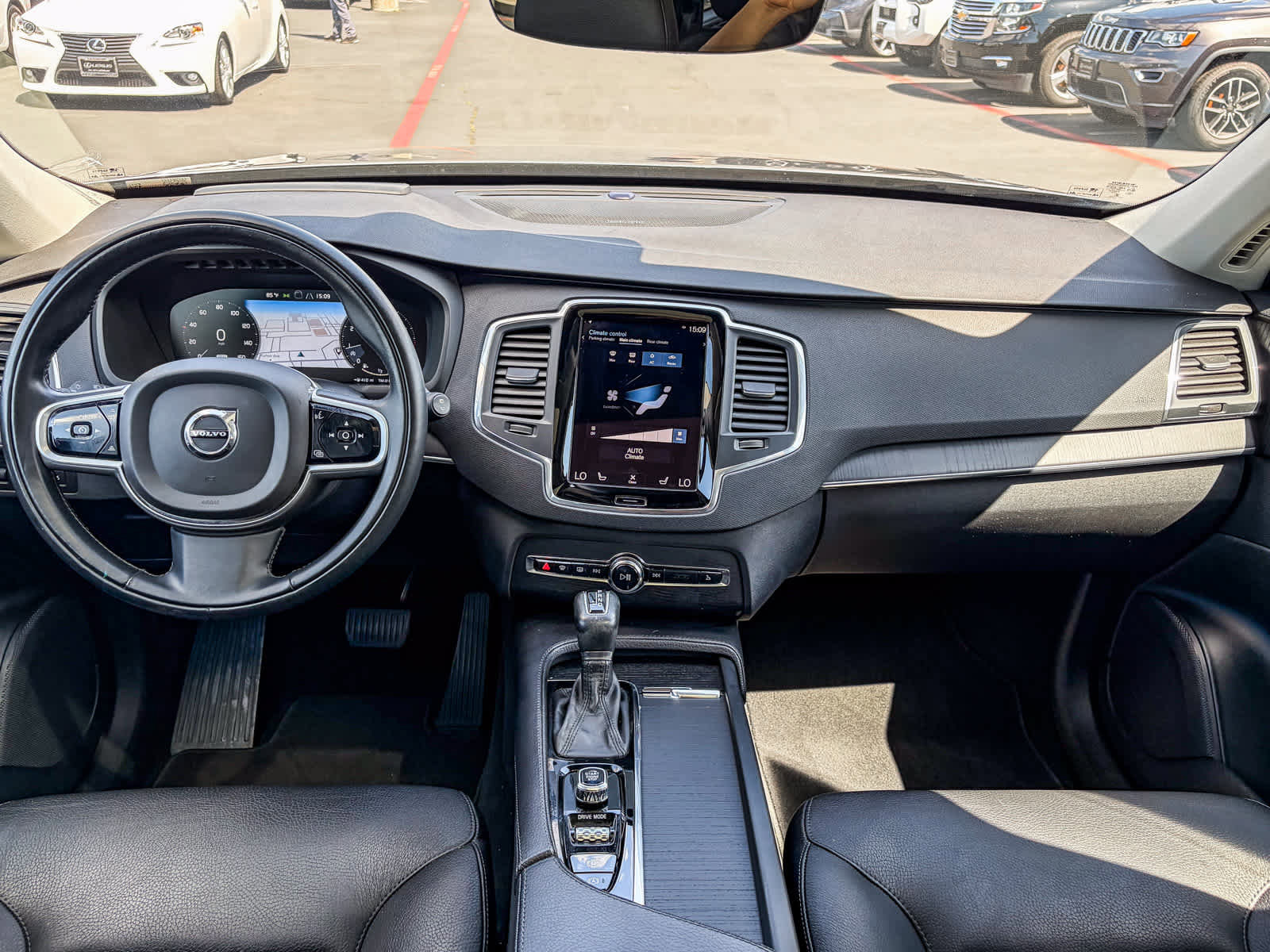Used 2020 Volvo XC90 T6 Momentum AWD/4WD image 11