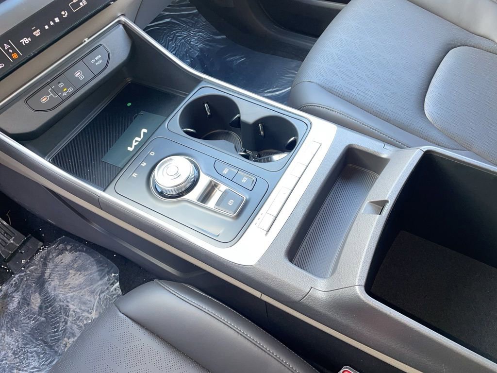 New 2026 Kia Carnival LXS FWD image 9