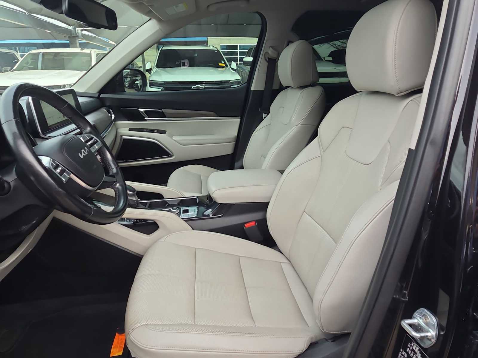 Used 2022 Kia Telluride EX w/ EX Premium Package image 13