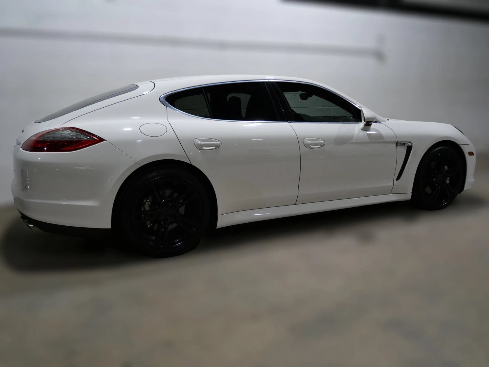 Used 2011 Porsche Panamera S RWD image 6