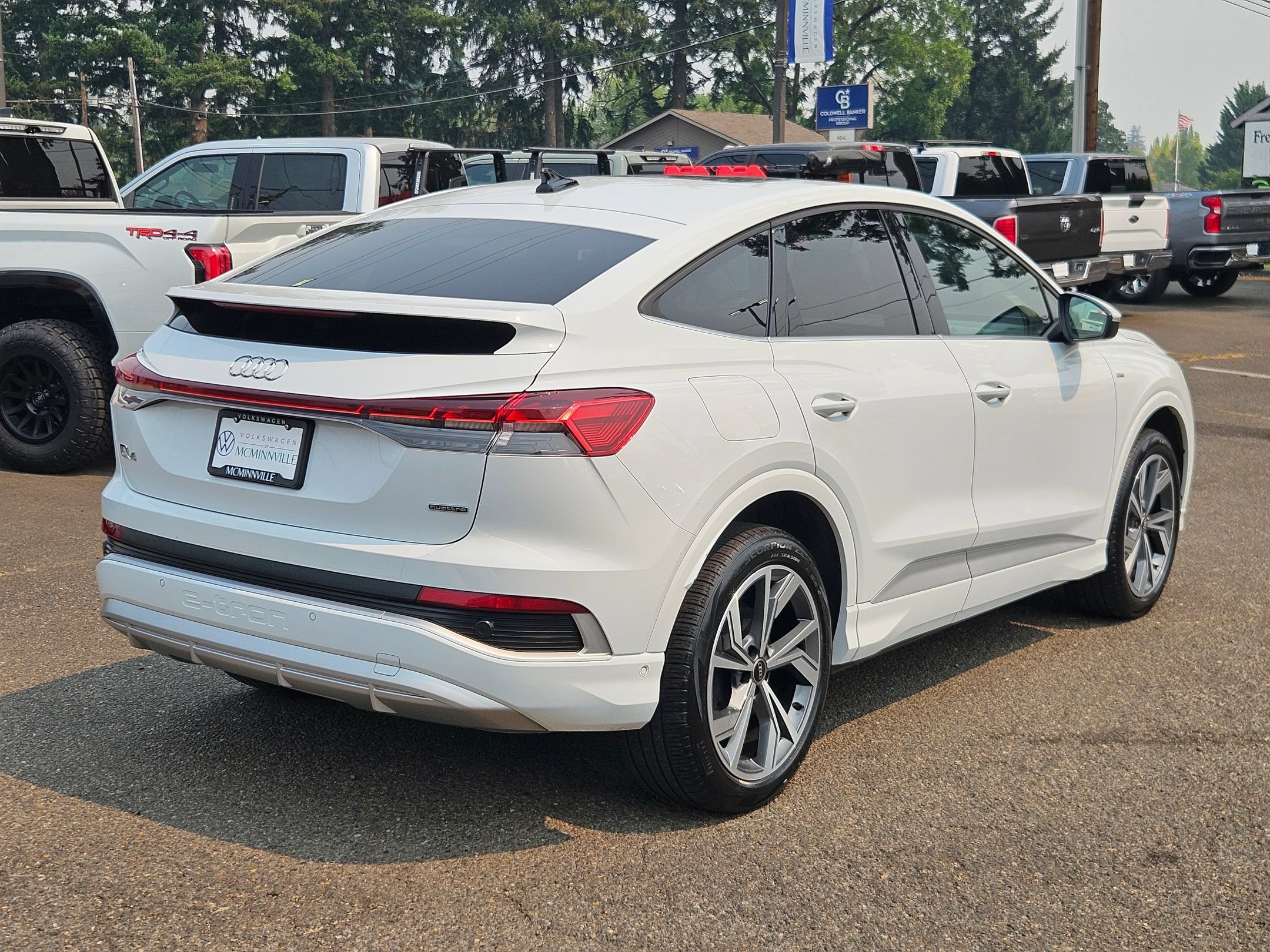 Used 2023 Audi Q4 e-tron Premium Plus w/ Premium Plus AWD/4WD image 5