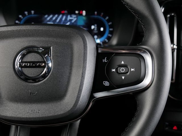 Used 2025 Volvo XC40 B5 Plus AWD/4WD image 20
