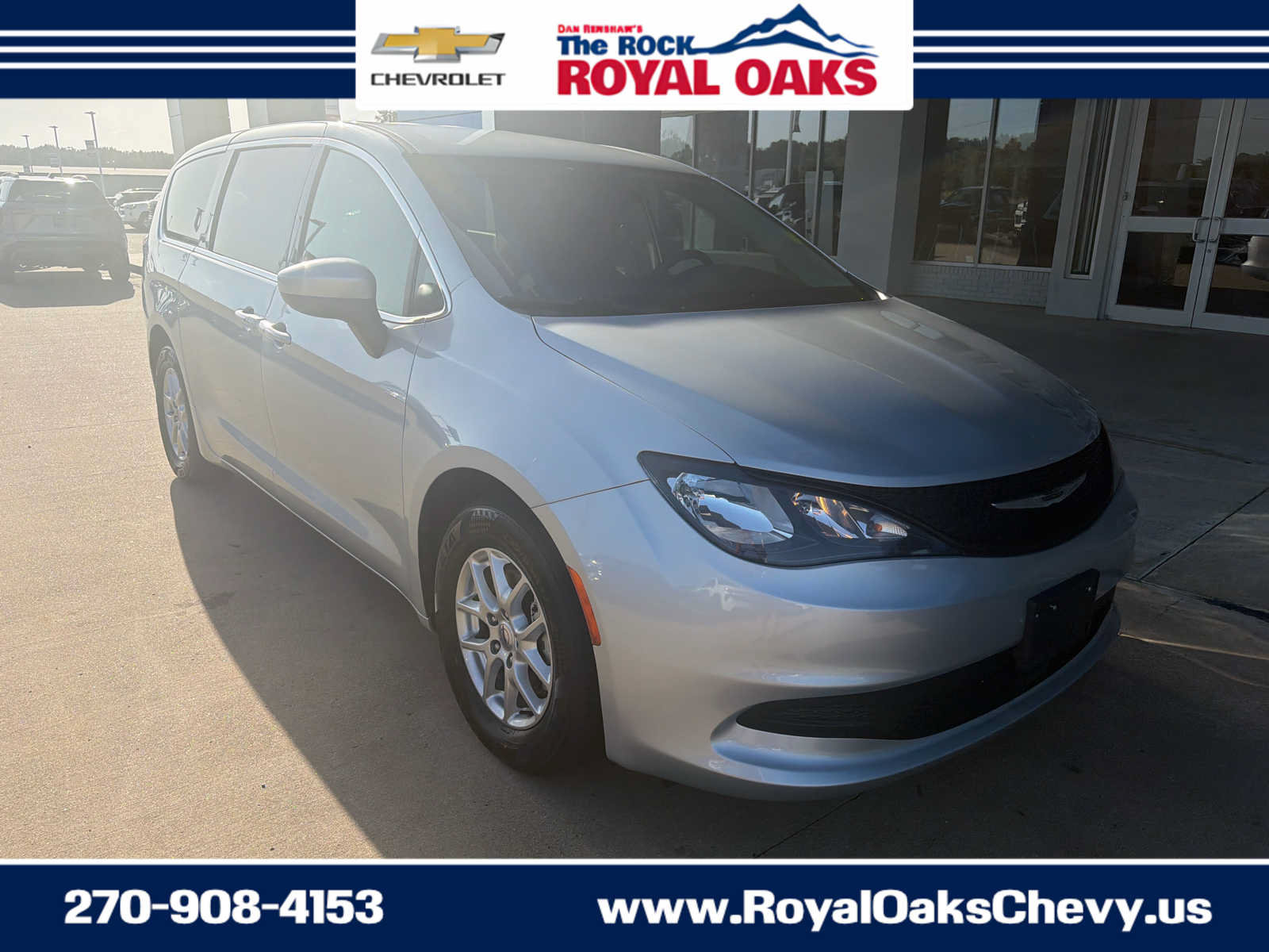 Used 2023 Chrysler Voyager LX FWD image 9