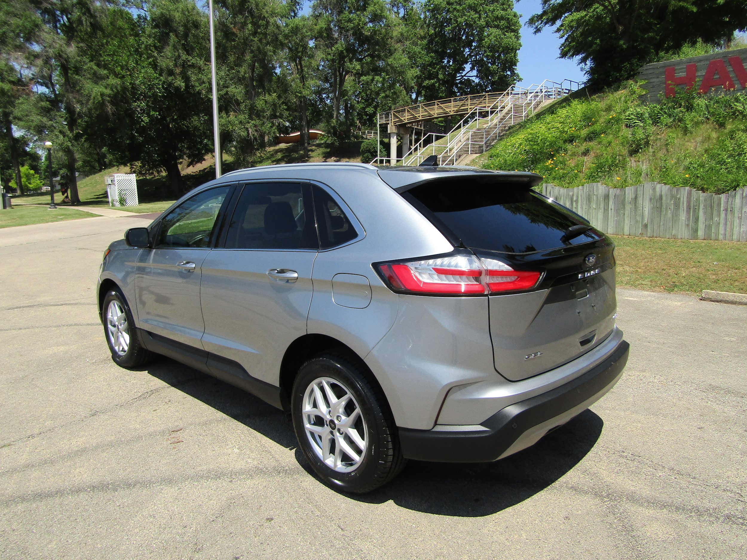 Used 2023 Ford Edge SEL w/ Convenience Package AWD/4WD image 2