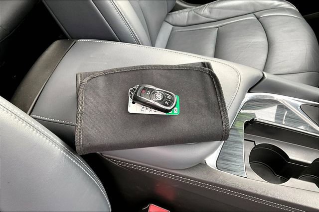 Used 2020 Buick Enclave Premium w/ Sun and Sites Package image 12