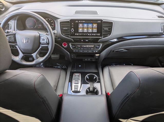 Certified 2025 Honda Ridgeline Black Edition image 17