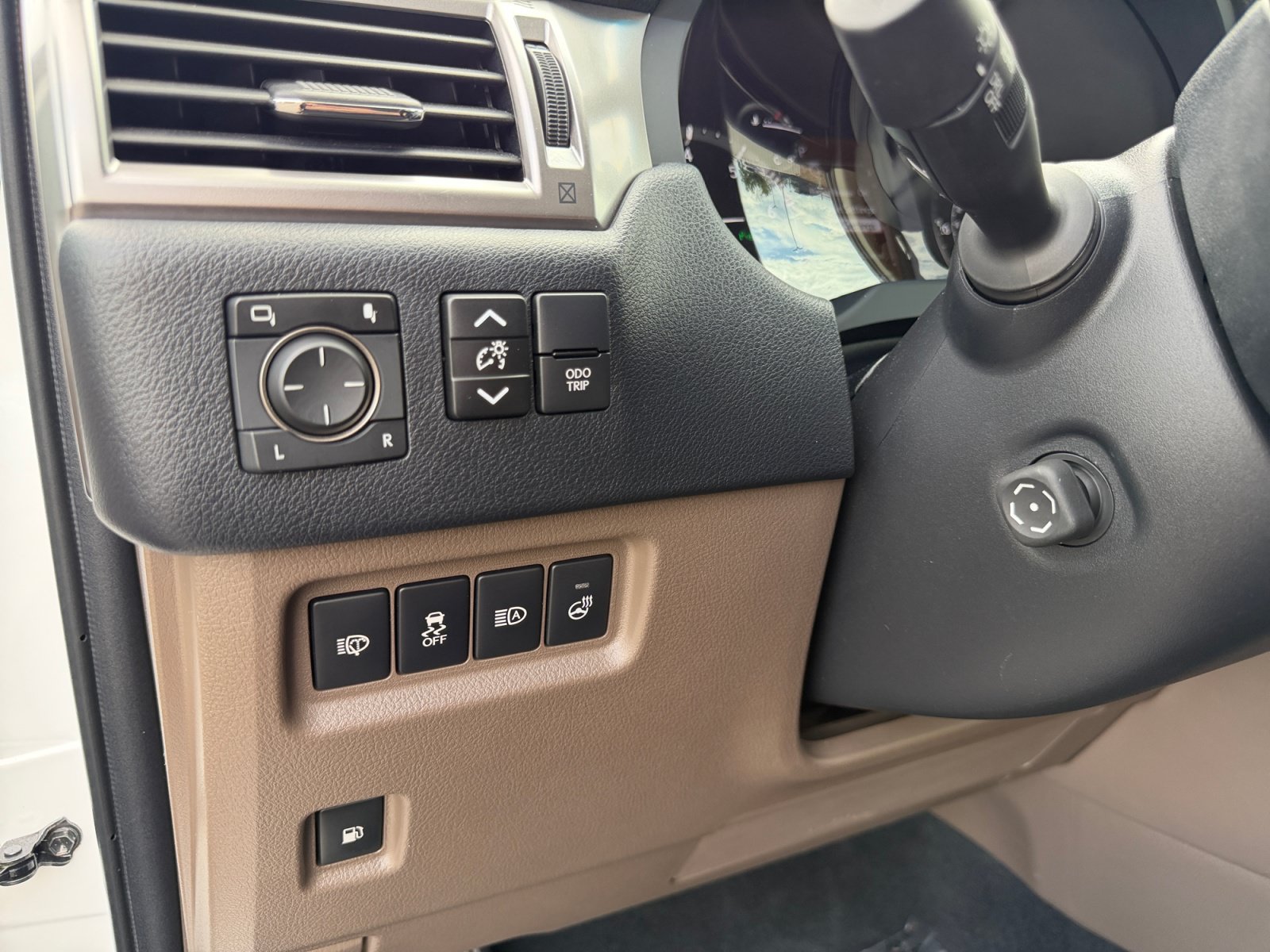 Certified 2023 Lexus GX 460 Premium w/ Accessory Package AWD/4WD image 11