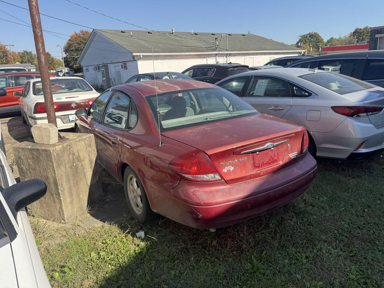 Used 2003 Ford Taurus SES FWD image 3