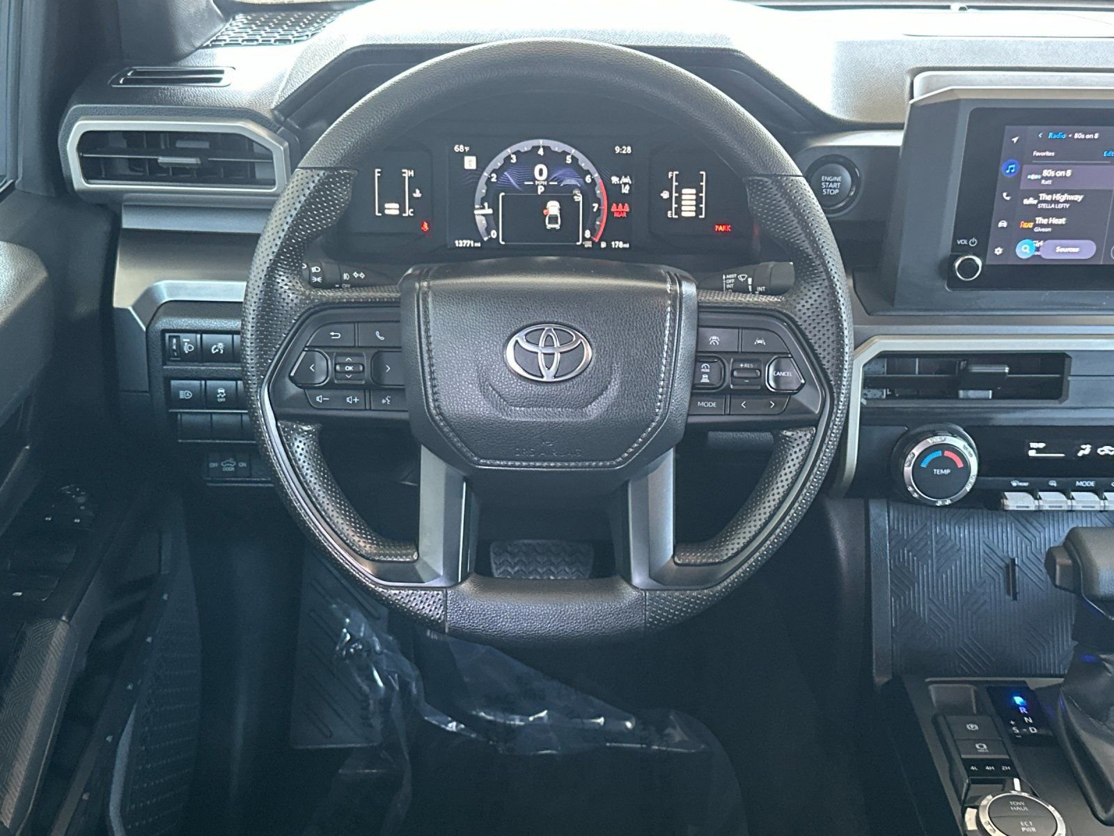 Used 2025 Toyota Tacoma SR5 AWD/4WD image 13