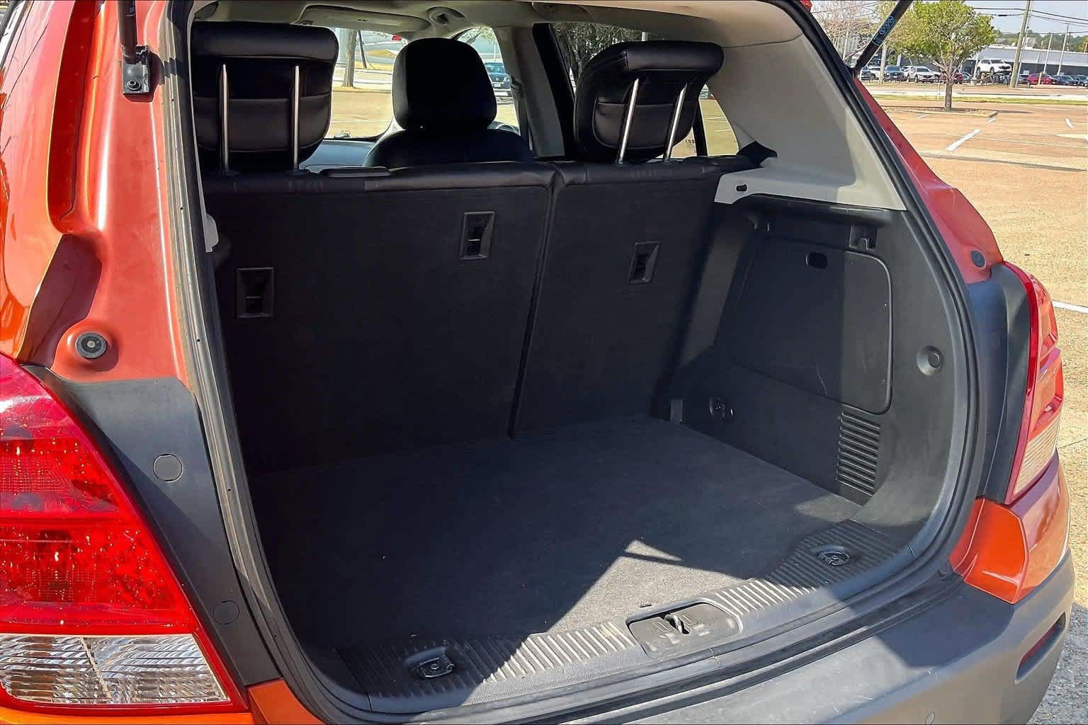 Used 2015 Chevrolet Trax LT w/ LT Sun and Sound Package FWD image 17