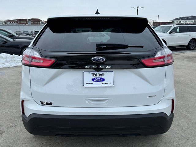 Certified 2024 Ford Edge SE image 9