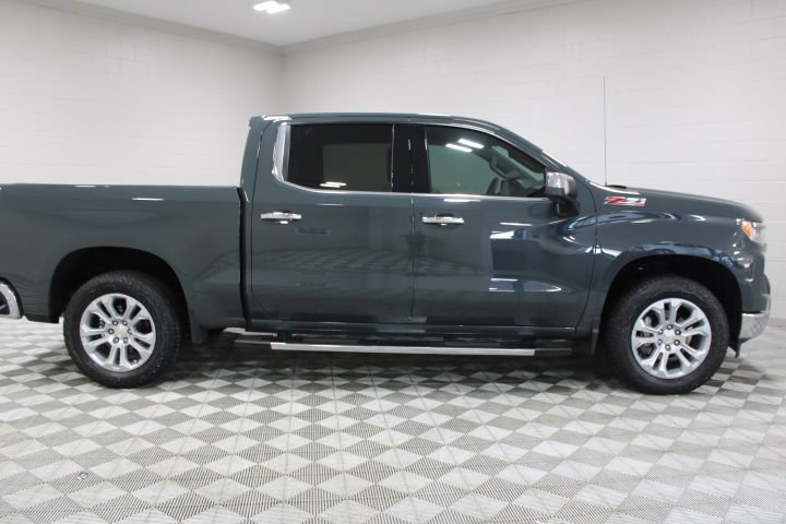 Used 2025 Chevrolet Silverado 1500 LTZ AWD/4WD image 12