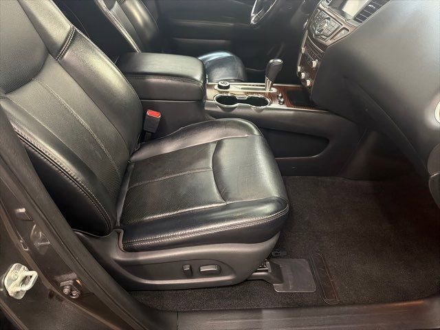 Used 2019 Nissan Pathfinder Platinum image 17